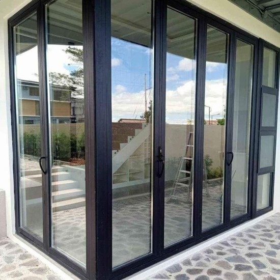 Villa partition door